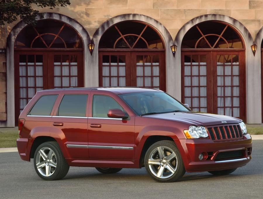  Jeep Grand Cherokee SRT8 2006 года  (фото 8 из 24)